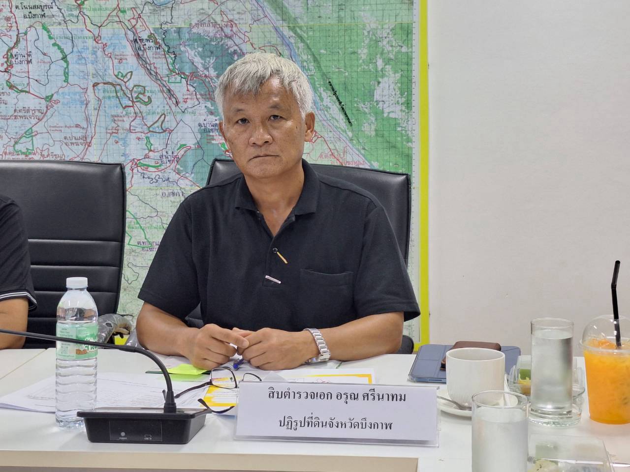 title - ผู้ตรวจราชการ ส.ป.ก. ลงพื้นที่จังหวัดบึงกาฬ ประชุมติดตามความก้าวหน้าผลการดำเนินงาน พร้อมตรวจเยี่ยมให้กำลังใจเกษตรกรต้นแบบผู้นำเกษตรกรรมยั่งยืนในเขตปฏิรูปที่ดิน 